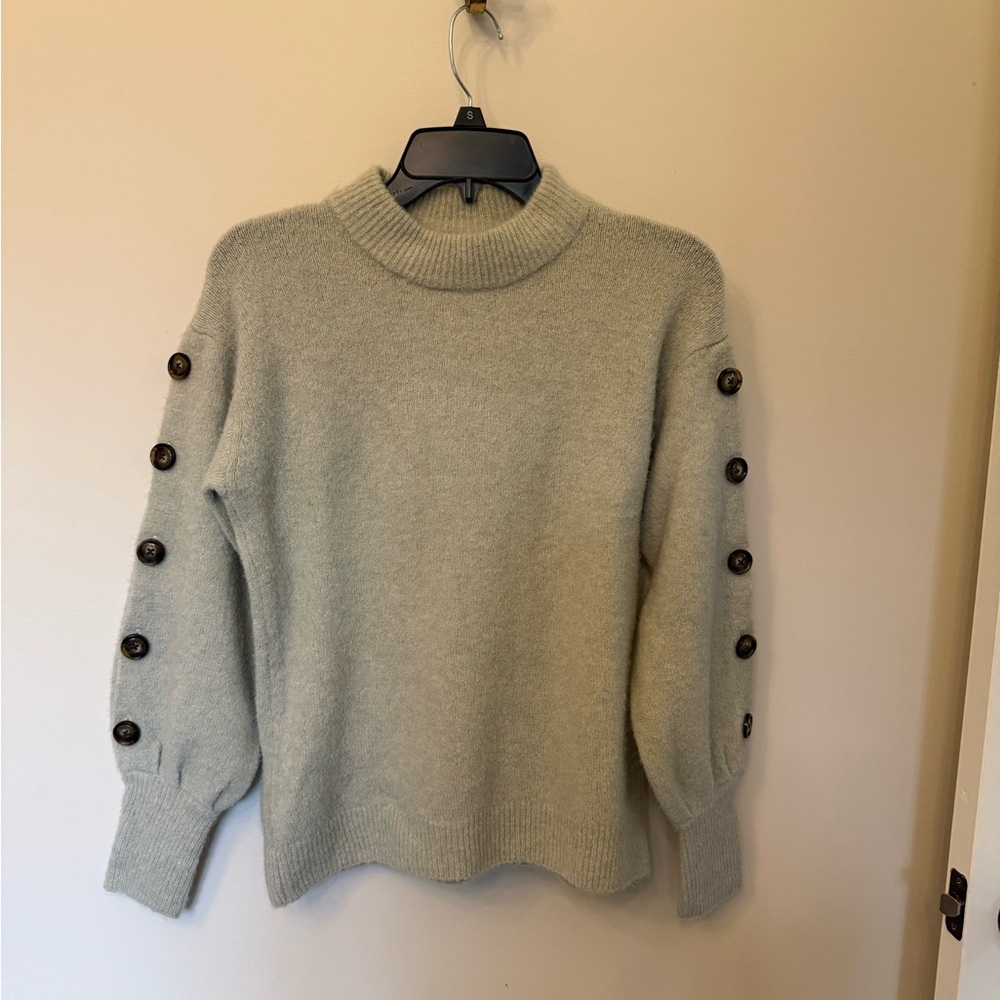 Who What Wear Light Gray Button-Sleeve Turtleneck Sweater